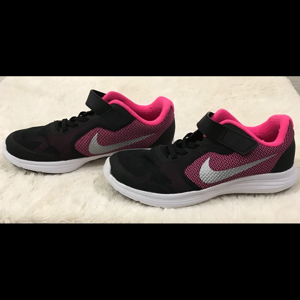 Girls sneakers
